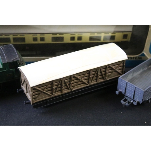 78 - Quantity of OO gauge model railway to include boxed Palitoy Mainline 37058 0-6-0 2251 Class Collett ... 