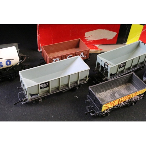 81 - Around 54 HO / OO gauge items of rolling stock to include examples from mainly Hornby, Triang and Ba... 