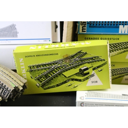 84 - Large collection of various boxed & unboxed Marklin HO gauge track to include 24236, 24613, 24611, 5... 