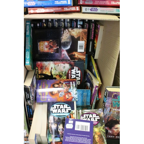 636 - Star Wars - Large collection of Star Wars books featuring hardback & paperback examples to include T... 