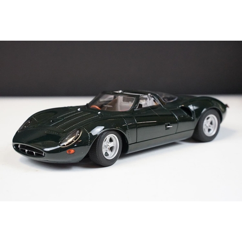 106 - Boxed 1/18 AutoArt 73541 Jaguar XJ 13 diecast model in green, diecast ex, box vg overall