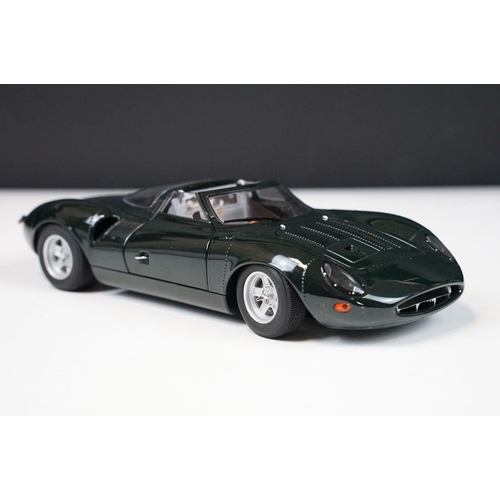 106 - Boxed 1/18 AutoArt 73541 Jaguar XJ 13 diecast model in green, diecast ex, box vg overall