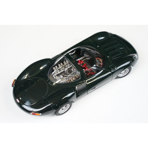 106 - Boxed 1/18 AutoArt 73541 Jaguar XJ 13 diecast model in green, diecast ex, box vg overall