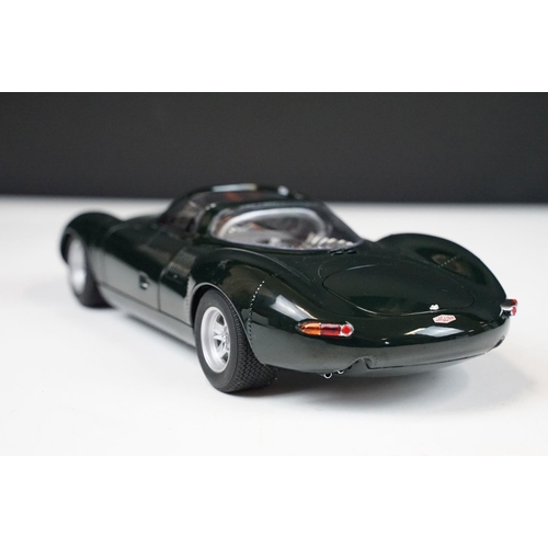 106 - Boxed 1/18 AutoArt 73541 Jaguar XJ 13 diecast model in green, diecast ex, box vg overall