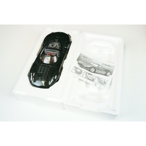 106 - Boxed 1/18 AutoArt 73541 Jaguar XJ 13 diecast model in green, diecast ex, box vg overall