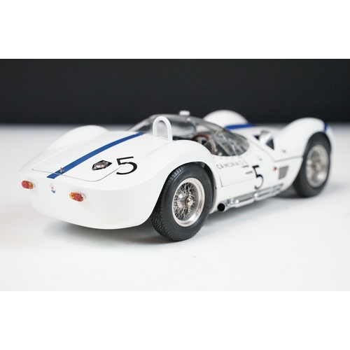 109 - Boxed 1/18 CMC Exclusive Modelle M-047 Maserati Tipo 61 Birdcage 1960 Sieger 1000 Km-Rennen Nurburgr... 