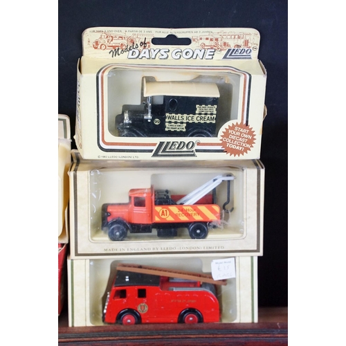 210 - 31 Boxed diecast models to include 6 x Dinky Atlas Editions featuring 943 Leyland Octopus Tanker, 93... 