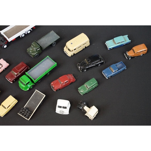 212 - Quantity of ten cased Oxford Diecast models to include Commercials, Agriculture, etc, quantity of lo... 