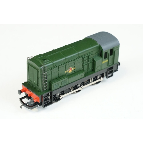 31 - Five boxed Hornby OO gauge locomotives to include R305 LMS Coronation Class Duchess of Abercorn, R35... 