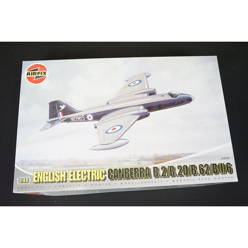 423 - 12 Boxed & unbuilt Airfix plastic model kits to include 1/48, 1/72 and 1/144 models featuring 1/48 0... 