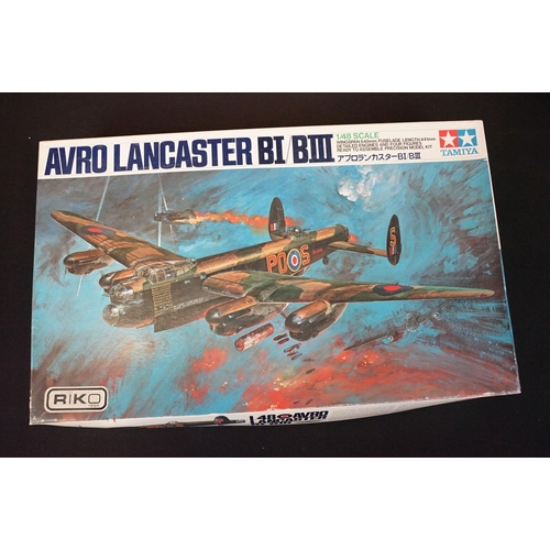 424 - 11 Boxed & unbuilt Tamiya plastic models kits to include 1/48, 1/72 and 1/100 scale models featuring... 