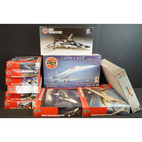 425 - 11 Boxed & unbuilt Airfix plastic models kits to include 1/72 and 1/48 scale models featuring 1/72 1... 