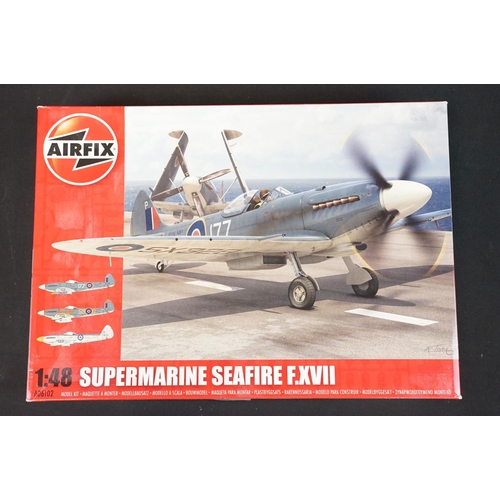 425 - 11 Boxed & unbuilt Airfix plastic models kits to include 1/72 and 1/48 scale models featuring 1/72 1... 