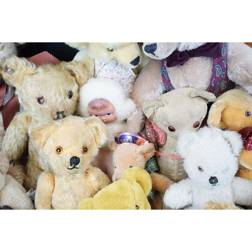 711 - Merrythought - Around 20 Merrythought teddy bears and dolls to include The Queen's Golden Jubilee be... 