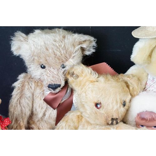 711 - Merrythought - Around 20 Merrythought teddy bears and dolls to include The Queen's Golden Jubilee be... 