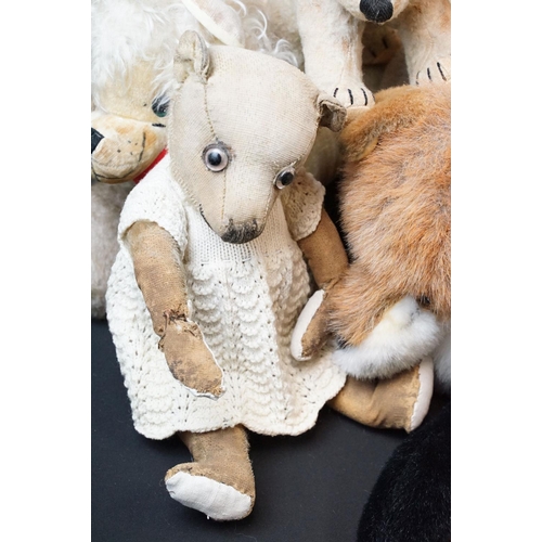 712 - Merrythought - Around 27 Merrythought teddy bears and dolls to include large fox, large lion and sma... 