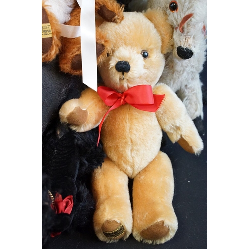 712 - Merrythought - Around 27 Merrythought teddy bears and dolls to include large fox, large lion and sma... 