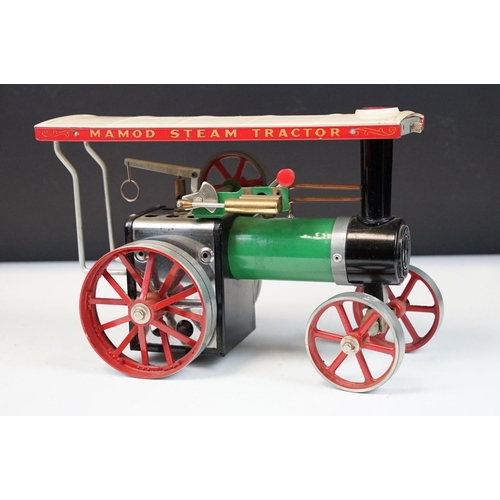 89 - Steam Engine - Boxed Mamod TE1A Steam Tractor Steam Engine, in main body green with red spoked wheel... 