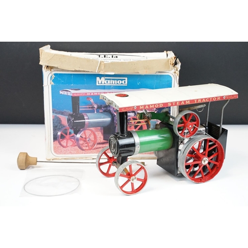 92 - Steam Engine - Boxed Mamod TE1A Steam Tractor Steam Engine, in main body green with red spoked wheel... 