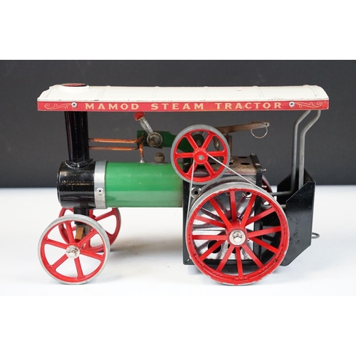 92 - Steam Engine - Boxed Mamod TE1A Steam Tractor Steam Engine, in main body green with red spoked wheel... 