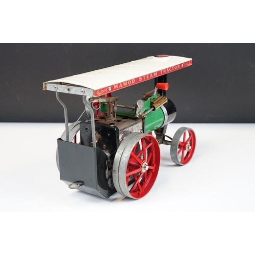 92 - Steam Engine - Boxed Mamod TE1A Steam Tractor Steam Engine, in main body green with red spoked wheel... 