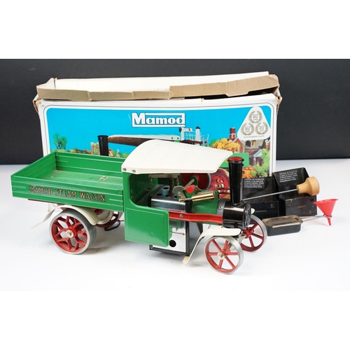 94 - Steam Engine - Boxed Mamod SW1 Steam Wagon Steam Engine, in main body green with red spoked wheels a... 