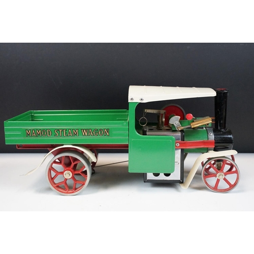 94 - Steam Engine - Boxed Mamod SW1 Steam Wagon Steam Engine, in main body green with red spoked wheels a... 