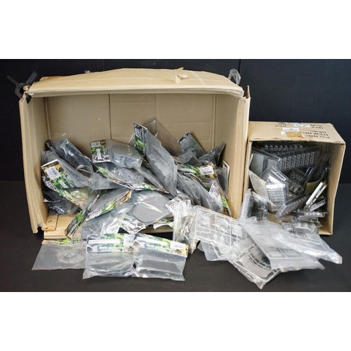 433 - War Gaming - Quantity of 50 bagged Javis War Gaming Battle Zones scenery accessories featuring Small... 