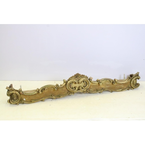 594 - 20th Century moulded gilt pelmet box pediment having shell detail to centre with scrolled borders. M... 