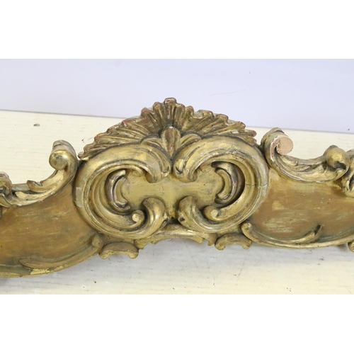 594 - 20th Century moulded gilt pelmet box pediment having shell detail to centre with scrolled borders. M... 