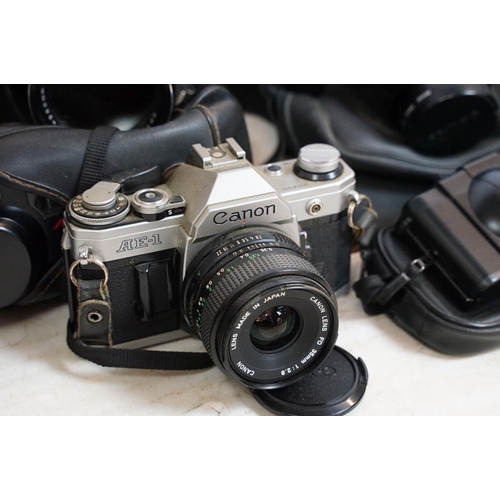 159 - Collection of analogue and digital cameras and photographic accessories to include Canon AE-1, Olymp... 