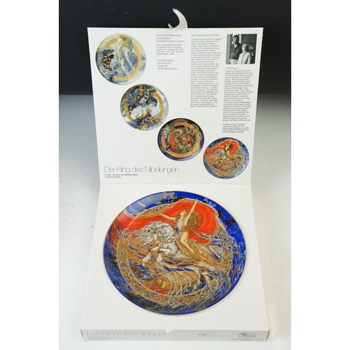 40 - Hutschenreuther, Der Ring des Nibelungen fine porcelain plates to commemorate the 100th anniversary ... 