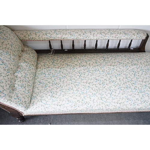 613 - 19th Century Victorian chaise longue having an oak frame with scrolled back rest, galleried back and... 