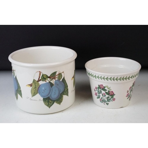 68 - Portmeirion large cake plate, 'Pomona' planter and small 'Botanic Garden' plant pot together with a ... 