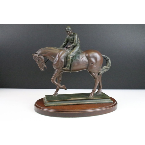 112 - Set of 4 racehorses and jockeys, 'The outsider takes base', The Juliana Collection and an award for ... 