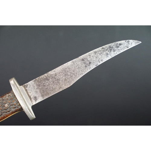 108 - A vintage hunting / fighting knife, blade marked Joseph Rogers & Sons, Cutlers To His Majesty, Sheff... 