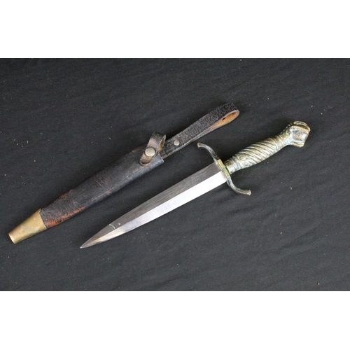 125 - A Vintage mid 20th century World war Two / WW2 era German double edged dagger by Rostfrei Solingen, ... 