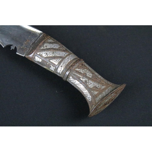 169 - An early 20th century (c.1920-30) Chirra Kukri knife, steel fullered blade, wooden handle with white... 