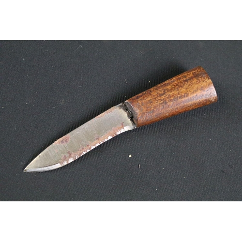 186 - A mid 20th century World War Two / WW2 Pioneer Kukri knife, steel fullered blade marked PIONEER CALC... 