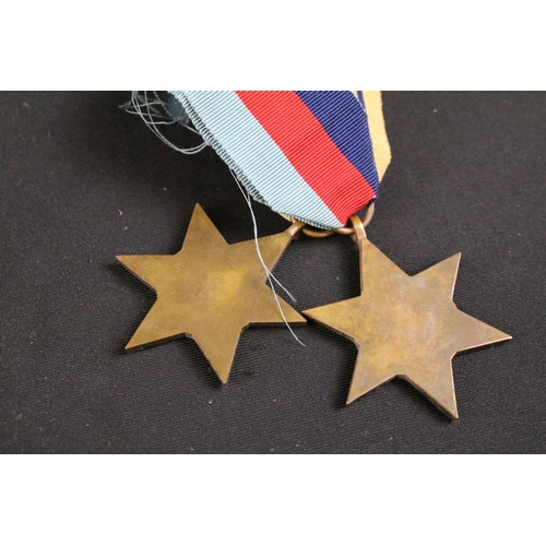 19 - A British full size World war Two / WW2 medal group of four to include the 1939-1945 Star Medal, Afr... 