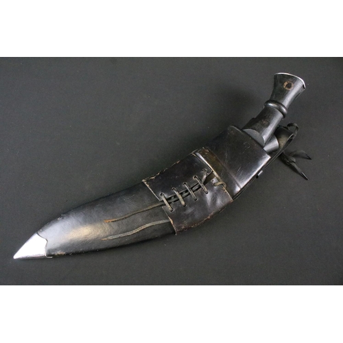 192 - A rare British MKIV Pattern Kukri knife, with 300mm long blade maker marked and dated 