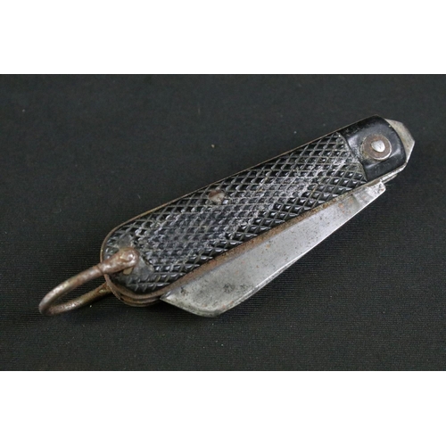 311 - A British military issued World War Two era jack knife / penknife, made by Wilson of Sheffield and m... 