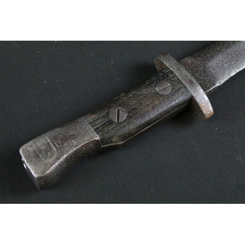 322 - An early to mid 20th century repurposed bayonet trench fighting knife, steel blade measuring approx ... 