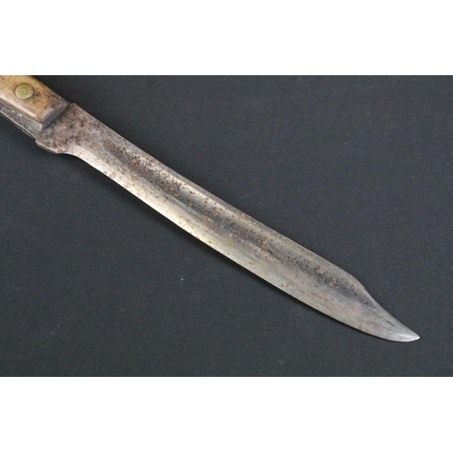 323 - An early to mid 20th century repurposed bayonet trench fighting knife, steel blade measuring approx ... 