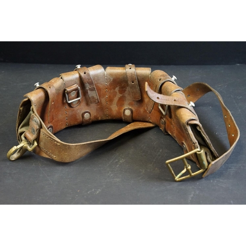 386 - A World War One / WW1 Swedish Mauser Leather Bandolier Ammo Ammunition Belt.