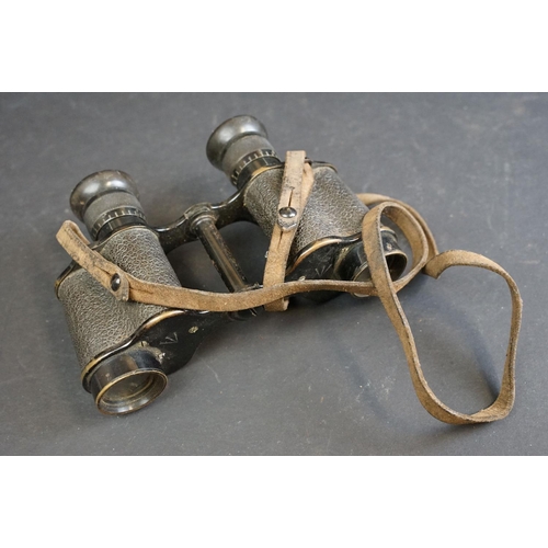 410 - A pair of British World War One / WW1 military issued field binoculars, No.3 MK.II by Kershaw, No.30... 