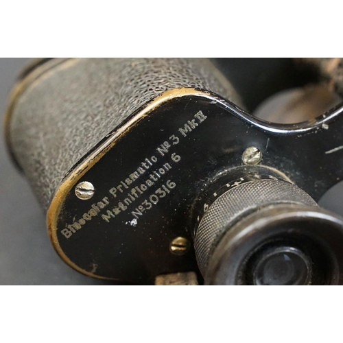 410 - A pair of British World War One / WW1 military issued field binoculars, No.3 MK.II by Kershaw, No.30... 