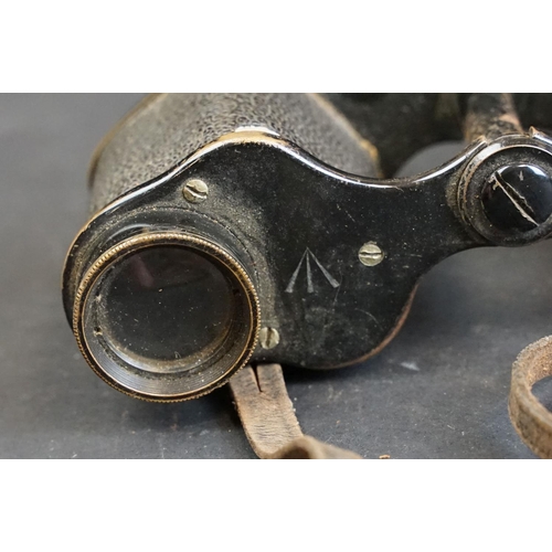 410 - A pair of British World War One / WW1 military issued field binoculars, No.3 MK.II by Kershaw, No.30... 