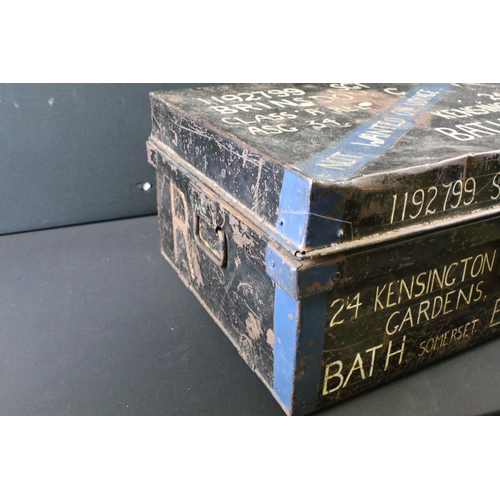 462 - A large metal military storage trunk, painted to No.1192799 SGT C. BRINSDON.