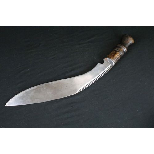 82 - A World War Two / WW2 Battalion blade Kukri knife, steel blade with wooden handle, blade length appr... 